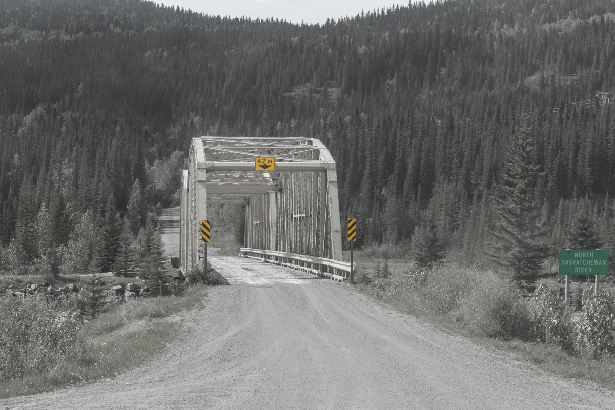 IMG_2013 bridge over north sasckatchewan BW with select colorweb
