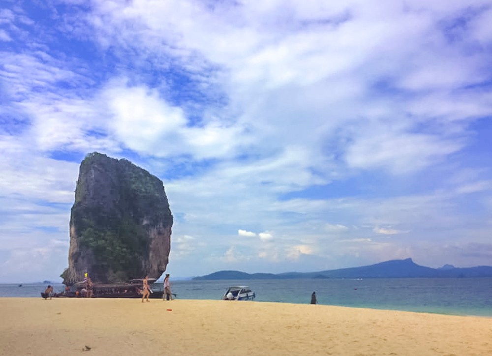 46219240_10156416943572489_575011020452397056_n rock Koh Podaweb